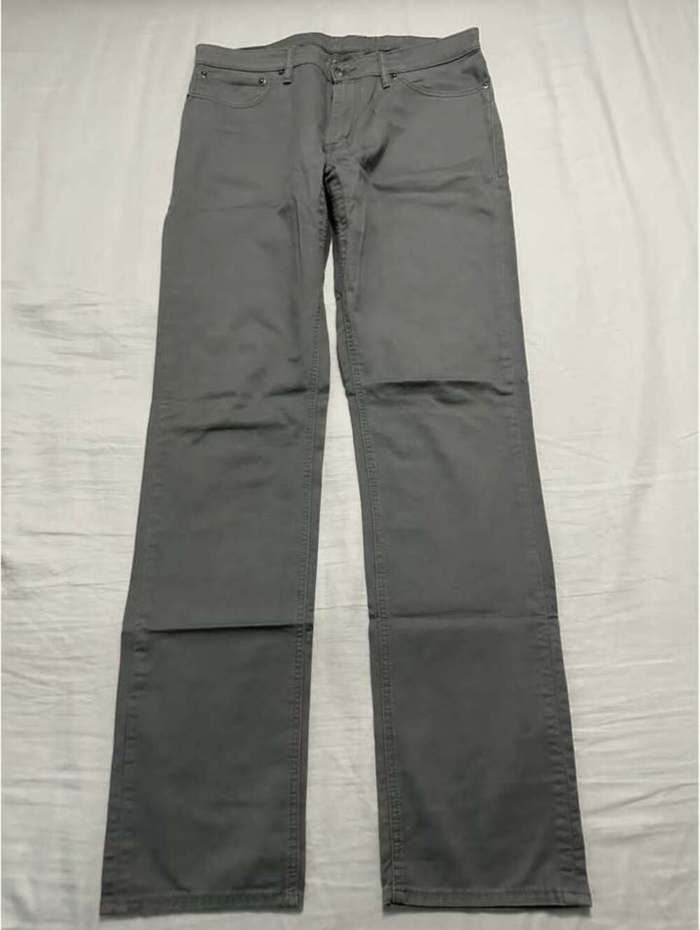Levi's 511  Slim Straight Gray Pants 
Mens Size 36 X 36 Used Like New 30